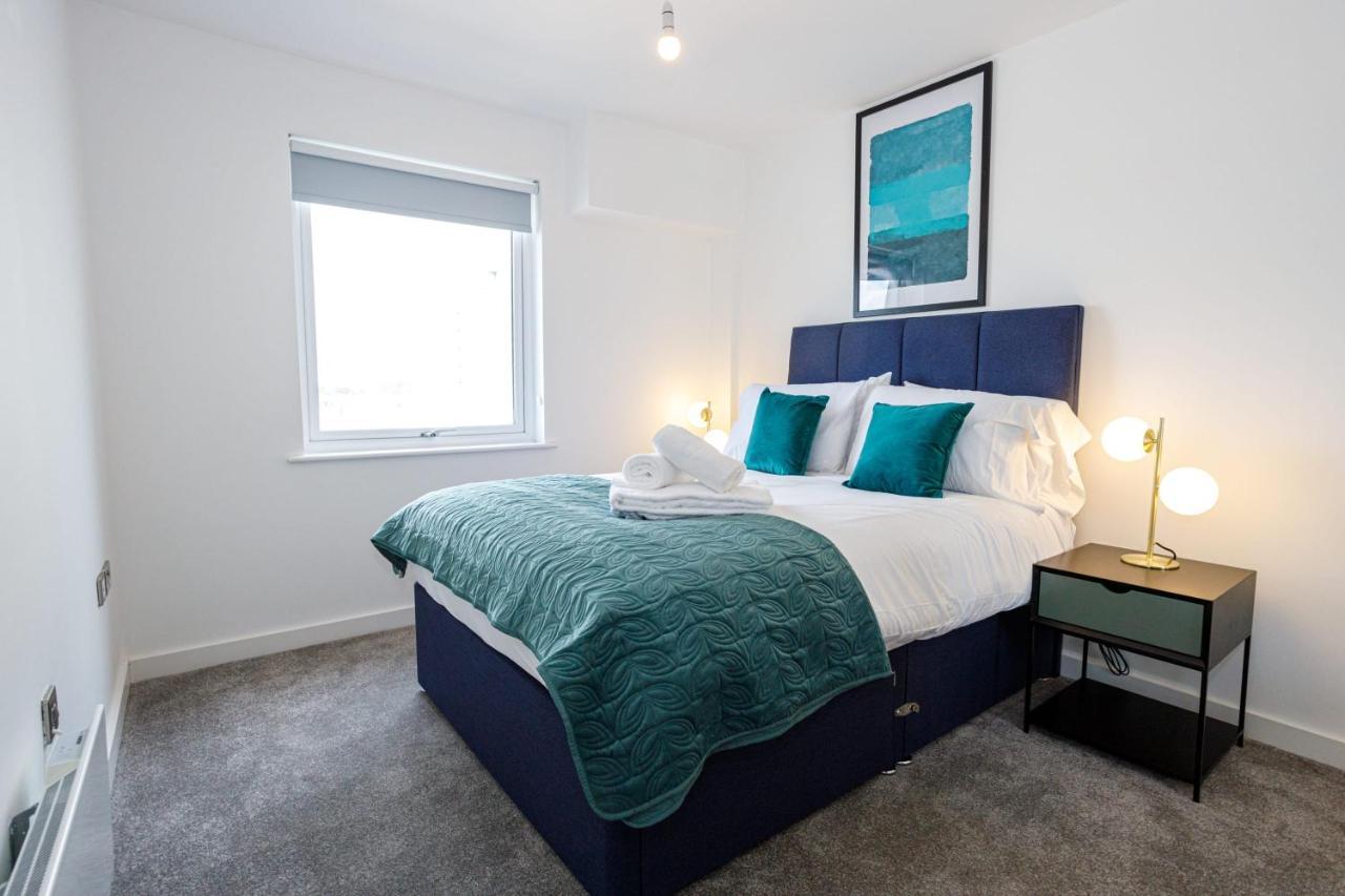 Contemporary 2 Bedroom Duplex In Salford Манчестър Екстериор снимка