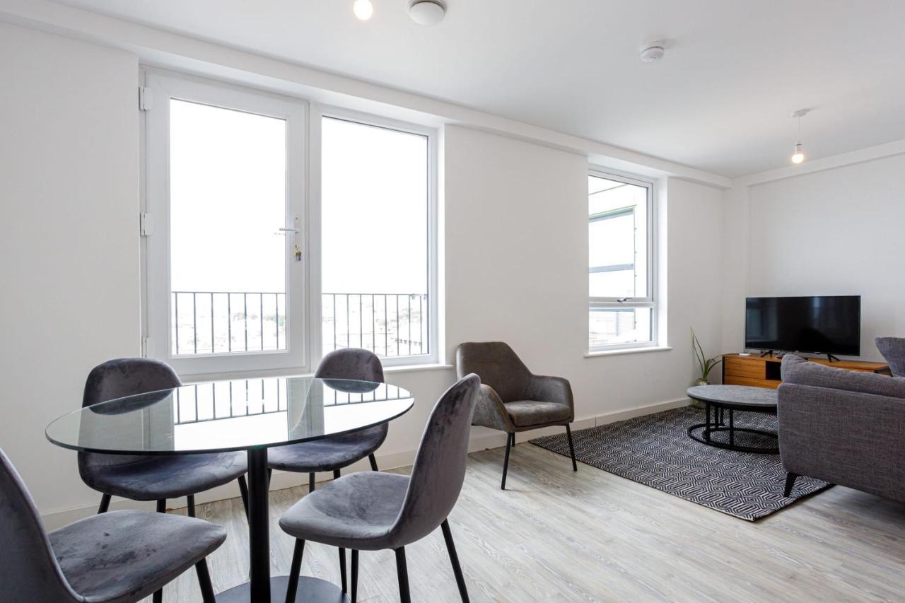 Contemporary 2 Bedroom Duplex In Salford Манчестър Екстериор снимка