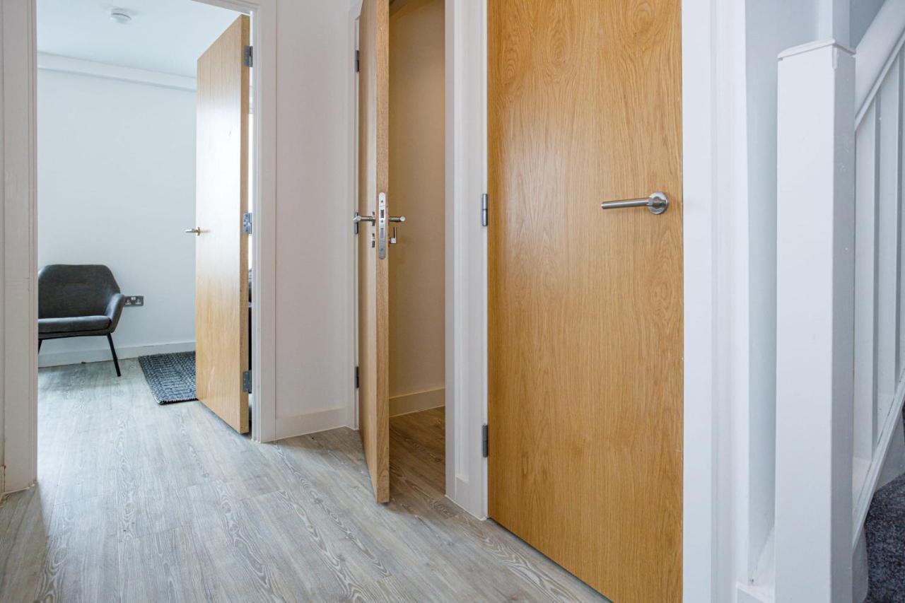 Contemporary 2 Bedroom Duplex In Salford Манчестър Екстериор снимка
